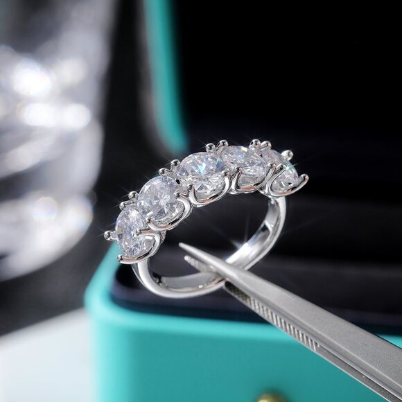 🔥Lovely 5 Stone Round Dainty CZ Gems Silver Trendy Eternity Rings, K836 - Picture 1 of 8